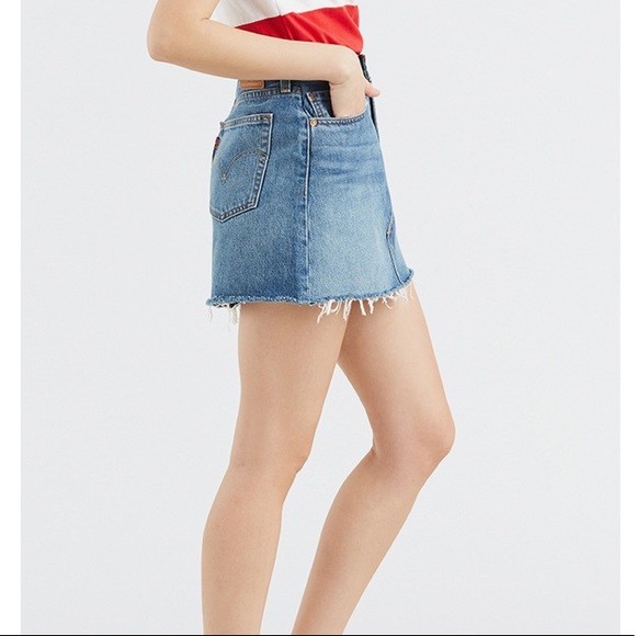 Levi’s Deconstructed Mini Skirt - Picture 2 of 5